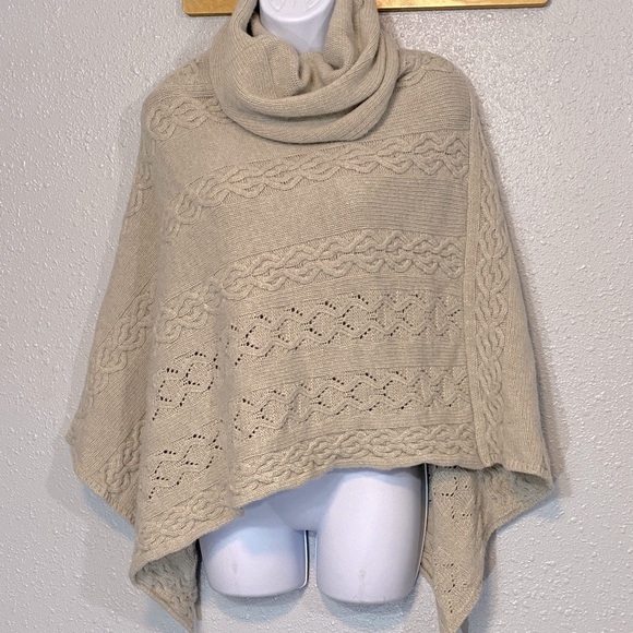 Wool/Cashmere Elegant Cowl Neck Cable Knit Poncho - Oatmeal From Italy - Picture 7 of 7
